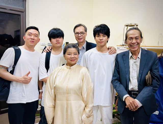 Trần Tú - con trai NSND Trần Lực gây sốt với vai diễn đầu tay - Ảnh 3. Trần Tú - con trai NSND Trần Lực gây sốt với vai diễn đầu tay - Ảnh 3.