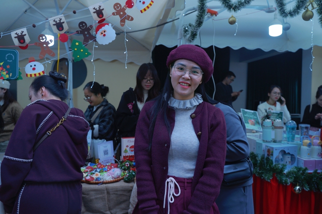 Rực rỡ sắc màu Giáng sinh châu Âu giữa lòng Hà Nội - Ảnh 10.