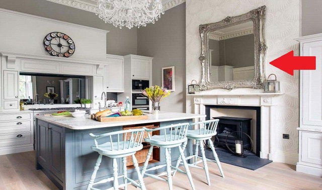 Thận trọng khi đặt gương đối diện bếp kẻo tai bay vạ gi&oacute;, t&agrave;i lộc kh&ocirc;ng c&aacute;nh m&agrave; ti&ecirc;u t&aacute;n - Ảnh 1.