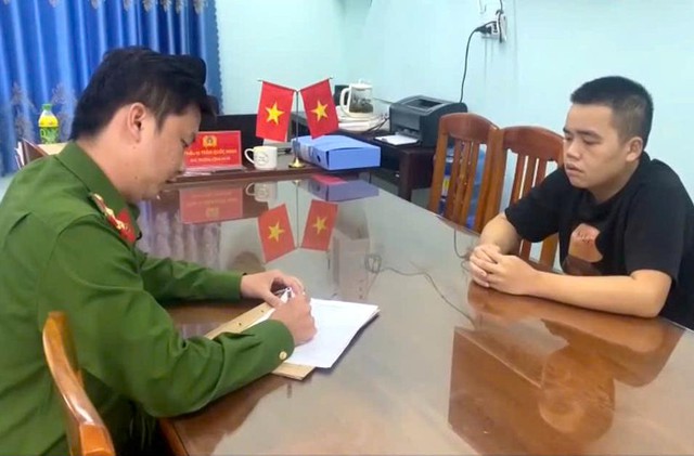 Túng thiếu, nam thanh niên đột nhập nhà dân cuỗm tiền mặt và vàng gần 1 tỷ đồng - Ảnh 2. Túng thiếu, nam thanh niên đột nhập nhà dân cuỗm tiền mặt và vàng gần 1 tỷ đồng - Ảnh 2.