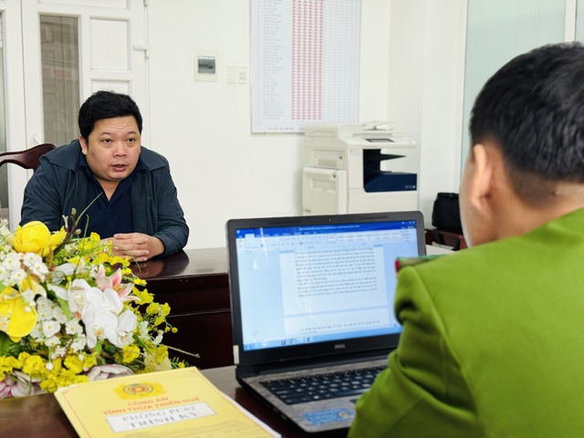 'Nổ' quen biết cán bộ ngành giáo dục để chiếm đoạt tài sản - Ảnh 1. 'Nổ' quen biết cán bộ ngành giáo dục để chiếm đoạt tài sản - Ảnh 1.