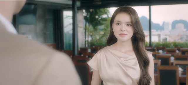 Em họ chủ tịch tập đoàn Trinh Tam dùng 'mỹ nhân kế' với Triển - Ảnh 2. Em họ chủ tịch tập đoàn Trinh Tam dùng 'mỹ nhân kế' với Triển - Ảnh 2.