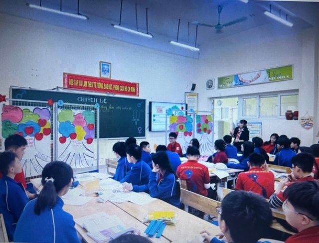 Tin sáng 18/12: Học sinh phổ thông sẽ học gì khi AI được đưa vào trường học?; 42 công dân Việt Nam chạy thoát khỏi cơ sở lừa đảo trực tuyến ở Campuchia - Ảnh 1. Tin sáng 18/12: Học sinh phổ thông sẽ học gì khi AI được đưa vào trường học?; 42 công dân Việt Nam chạy thoát khỏi cơ sở lừa đảo trực tuyến ở Campuchia - Ảnh 1.