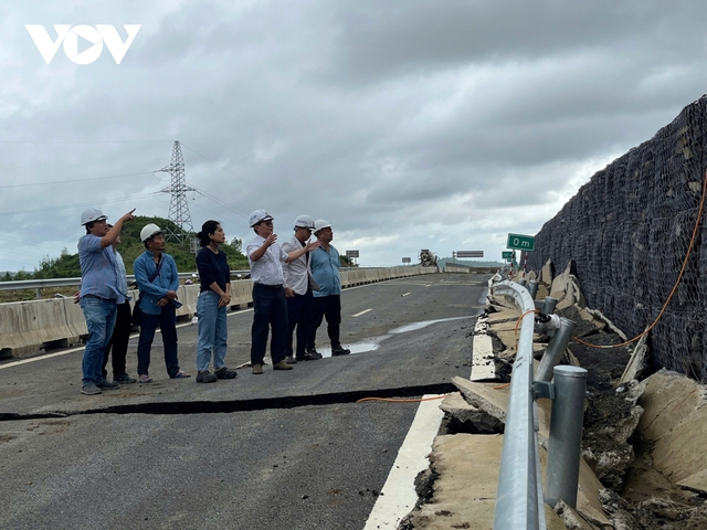 Tin sáng 18/12: Học sinh phổ thông sẽ học gì khi AI được đưa vào trường học?; 42 công dân Việt Nam chạy thoát khỏi cơ sở lừa đảo trực tuyến ở Campuchia - Ảnh 3. Tin sáng 18/12: Học sinh phổ thông sẽ học gì khi AI được đưa vào trường học?; 42 công dân Việt Nam chạy thoát khỏi cơ sở lừa đảo trực tuyến ở Campuchia - Ảnh 3.