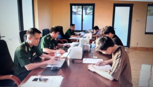 Tin sáng 18/12: Học sinh phổ thông sẽ học gì khi AI được đưa vào trường học?; 42 công dân Việt Nam chạy thoát khỏi cơ sở lừa đảo trực tuyến ở Campuchia - Ảnh 2. Tin sáng 18/12: Học sinh phổ thông sẽ học gì khi AI được đưa vào trường học?; 42 công dân Việt Nam chạy thoát khỏi cơ sở lừa đảo trực tuyến ở Campuchia - Ảnh 2.