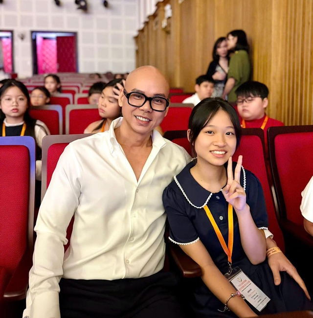 Con g&aacute;i Phan Đinh T&ugrave;ng gi&agrave;nh giải nhất cuộc thi vẽ tại Bảo t&agrave;ng Louvre - Ảnh 6.