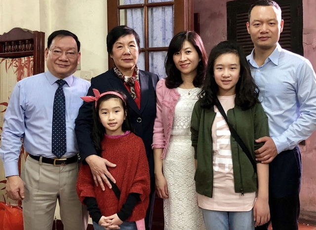 NSND Tiến Đạt hiếm hoi nhắc về con trai và con dâu làm ngoại giao - Ảnh 5. NSND Tiến Đạt hiếm hoi nhắc về con trai và con dâu làm ngoại giao - Ảnh 5.