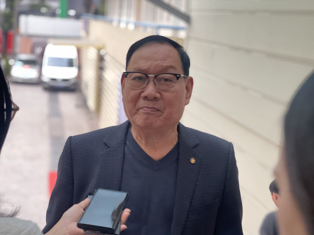 NSND Tiến Đạt hiếm hoi nhắc về con trai và con dâu làm ngoại giao - Ảnh 3. NSND Tiến Đạt hiếm hoi nhắc về con trai và con dâu làm ngoại giao - Ảnh 3.