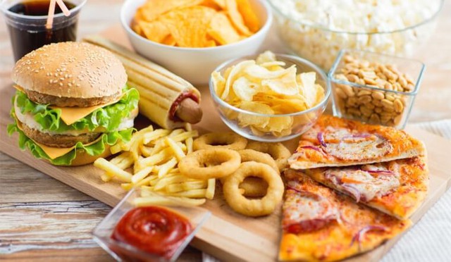 Người bị ung thư phổi nên kiêng ăn gì? - Ảnh 1. Người bị ung thư phổi nên kiêng ăn gì? - Ảnh 1.