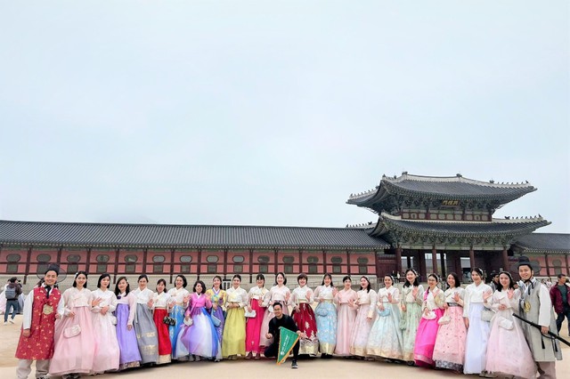 Đặt tour Tết Nguy&ecirc;n đ&aacute;n 2026 tại Đất Việt Tour nhận ưu đ&atilde;i đến 4 triệu đồng - Ảnh 1.