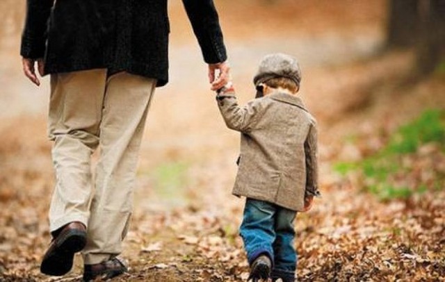 'G&agrave; trống nu&ocirc;i con' giữa l&ograve;ng H&agrave; Nội: Khi vợ ngoại t&igrave;nh rồi từ bỏ quyền nu&ocirc;i con để 'sống đời tự do' - Ảnh 2.