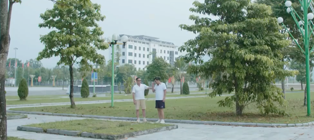 Thanh tra Nguyệt mang bọc tiền đến nh&agrave; sếp Trong tập 39 phim Lằn ranh - Ảnh 3.