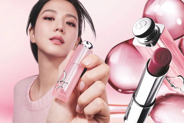 Ba thỏi son 'cứu c&aacute;nh' cho m&ocirc;i kh&ocirc; nẻ m&ugrave;a đ&ocirc;ng, từ b&igrave;nh d&acirc;n như DHC Lip Cream đến cao cấp Dior Addict Lip Glow - Ảnh 3.