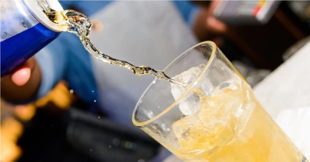 3 Đồ uống g&acirc;y hại cho n&atilde;o bộ m&agrave; giới trẻ thường xuy&ecirc;n sử dụng - Ảnh 1.