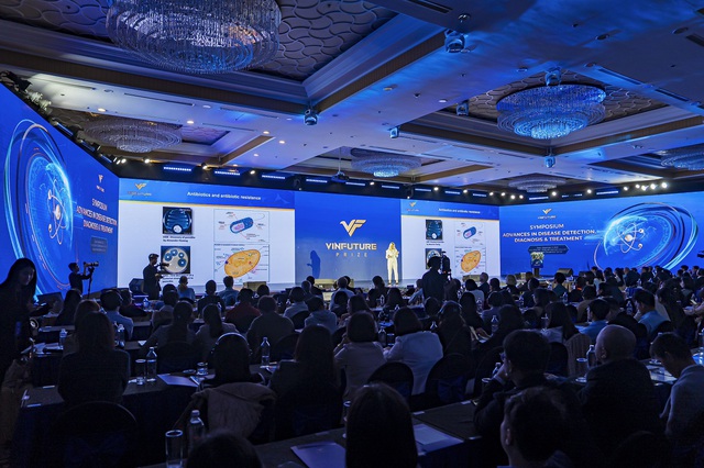 Nhà khoa học VinFuture hé lộ 'vũ khí của tương lai' trong cuộc đối đầu với kháng kháng sinh và ung thư - Ảnh 1.