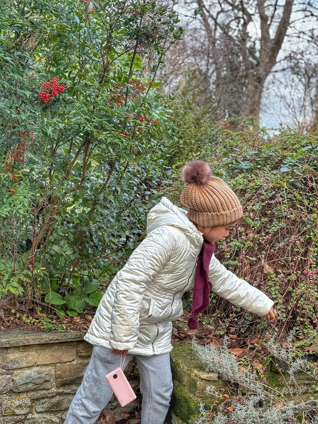 Mẹ chồng siêu mẫu Hà Anh trẻ đẹp và tâm lý với con dâu - Ảnh 8. Mẹ chồng siêu mẫu Hà Anh trẻ đẹp và tâm lý với con dâu - Ảnh 8.