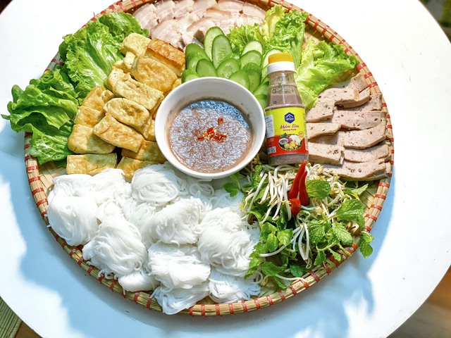 nhiều người ăn mắm t&ocirc;m xả xui &ndash; m&oacute;n m&ugrave;i nồng dễ sợ nhưng lại được nhớ đến nhiều đến vậy? - Ảnh 4.