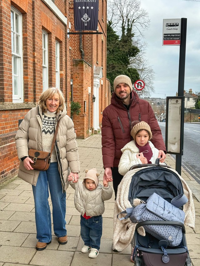 Mẹ chồng siêu mẫu Hà Anh trẻ đẹp và tâm lý với con dâu - Ảnh 3. Mẹ chồng siêu mẫu Hà Anh trẻ đẹp và tâm lý với con dâu - Ảnh 3.