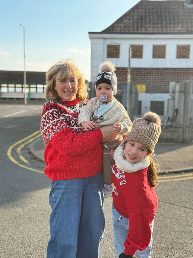 Mẹ chồng siêu mẫu Hà Anh trẻ đẹp và tâm lý với con dâu - Ảnh 6. Mẹ chồng siêu mẫu Hà Anh trẻ đẹp và tâm lý với con dâu - Ảnh 6.