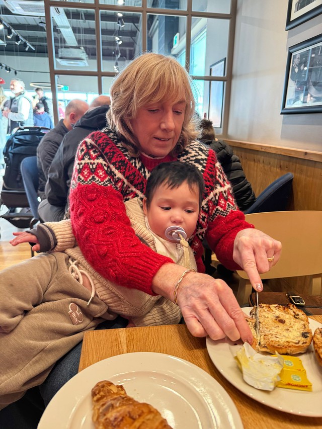 Mẹ chồng siêu mẫu Hà Anh trẻ đẹp và tâm lý với con dâu - Ảnh 7. Mẹ chồng siêu mẫu Hà Anh trẻ đẹp và tâm lý với con dâu - Ảnh 7.