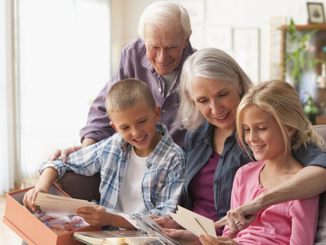 Ông bà chăm cháu: 3 thời điểm 'vàng' để rút lui, gia đình êm ấm, phúc khí vẹn toàn - Ảnh 5.