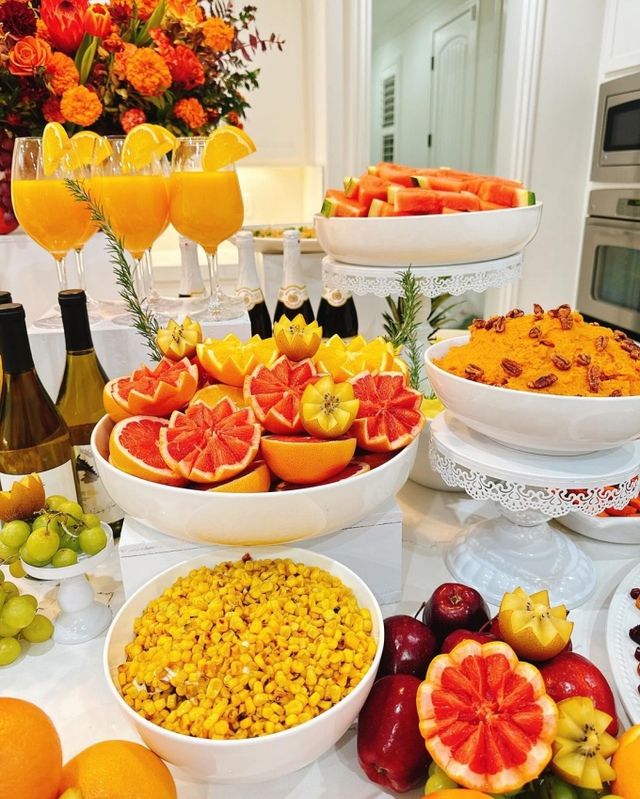 Tiệc Tạ ơn rực sắc cam của Hoa hậu Phạm Hương đầy món ngon hấp dẫn - Ảnh 9. Tiệc Tạ ơn rực sắc cam của Hoa hậu Phạm Hương đầy món ngon hấp dẫn - Ảnh 9.