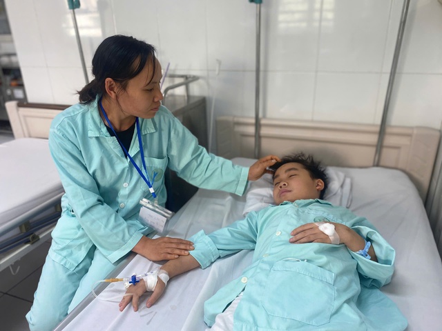 MS 1051: Xót thương cậu bé người Tày 11 tuổi mồ côi cha, chống chọi với bệnh tật cần giúp đỡ - Ảnh 3.