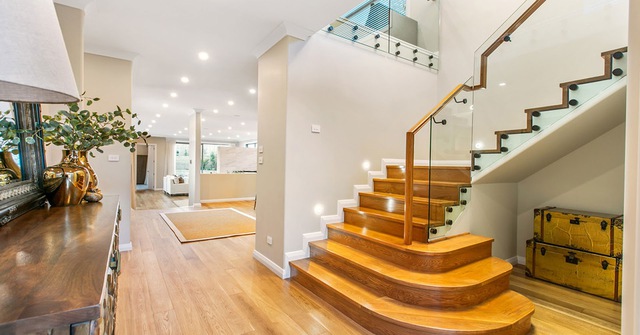 Cầu thang phạm Trung cung ảnh hưởng thế nào đến vượng khí của gia chủ - Ảnh 1. Cầu thang phạm Trung cung ảnh hưởng thế nào đến vượng khí của gia chủ - Ảnh 1.