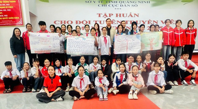 Chi cục D&acirc;n số tỉnh Quảng Ninh tăng cường trang bị kiến thức v&agrave; kỹ năng bảo vệ trẻ em - Ảnh 1.