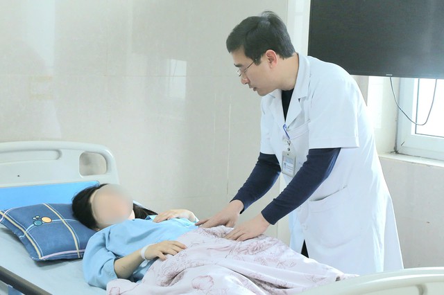 Thâm nhập ca mổ lấy thai tại Ninh Bình: Hành trình đưa ' thiên thần ' ra đời - Ảnh 2. Thâm nhập ca mổ lấy thai tại Ninh Bình: Hành trình đưa ' thiên thần ' ra đời - Ảnh 2.