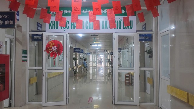 Thâm nhập ca mổ lấy thai tại Ninh Bình: Hành trình đưa ' thiên thần ' ra đời - Ảnh 8. Thâm nhập ca mổ lấy thai tại Ninh Bình: Hành trình đưa ' thiên thần ' ra đời - Ảnh 8.