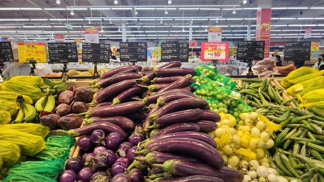 Hà Nội yêu cầu tăng tổng mức bán lẻ, siêu thị 'tung' khuyến mại đẩy mạnh kích cầu dịp Giáng sinh - Ảnh 2. Hà Nội yêu cầu tăng tổng mức bán lẻ, siêu thị 'tung' khuyến mại đẩy mạnh kích cầu dịp Giáng sinh - Ảnh 2.