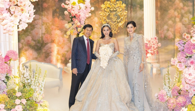 Video: Cận cảnh nhan sắc đỉnh chóp của cô dâu Tiên Nguyễn trong ngày trọng đại - Ảnh 4. Video: Cận cảnh nhan sắc đỉnh chóp của cô dâu Tiên Nguyễn trong ngày trọng đại - Ảnh 4.