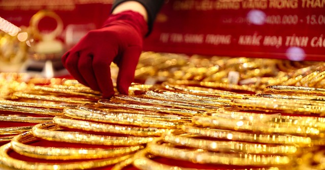 Giá vàng hôm nay 7/12: Vàng SJC, PNJ, DOJI, vàng nhẫn Bảo Tín Minh Châu ở mức bao nhiêu? - Ảnh 1.