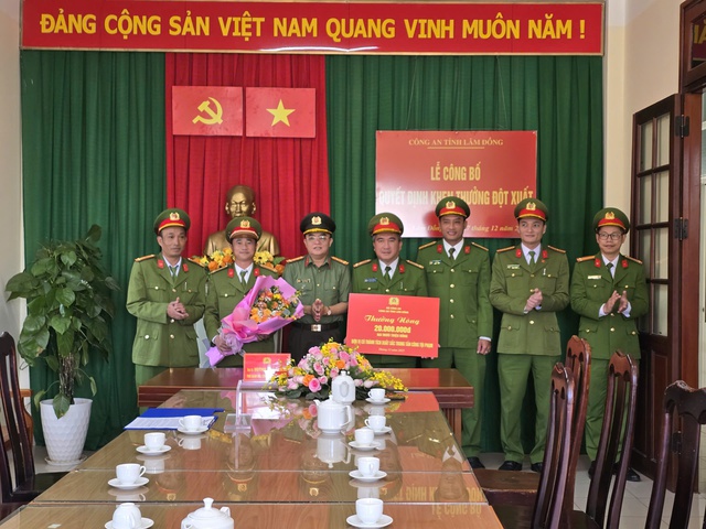 Khen thưởng công an truy xét nhanh thủ phạm trộm túi xách của Hoa hậu Mexico tại Đà Lạt - Ảnh 1. Khen thưởng công an truy xét nhanh thủ phạm trộm túi xách của Hoa hậu Mexico tại Đà Lạt - Ảnh 1.