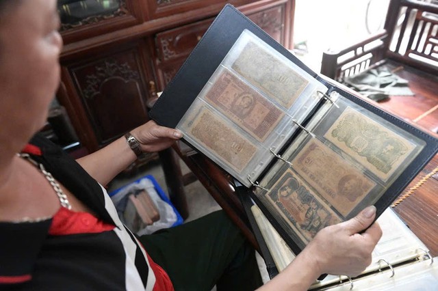 Người đàn ông Ninh Bình sưu tầm 700 đồng tiền xưa trong suốt 30 năm - Ảnh 2. Người đàn ông Ninh Bình sưu tầm 700 đồng tiền xưa trong suốt 30 năm - Ảnh 2.