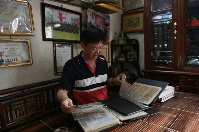 Người đàn ông Ninh Bình sưu tầm 700 đồng tiền xưa trong suốt 30 năm - Ảnh 1. Người đàn ông Ninh Bình sưu tầm 700 đồng tiền xưa trong suốt 30 năm - Ảnh 1.