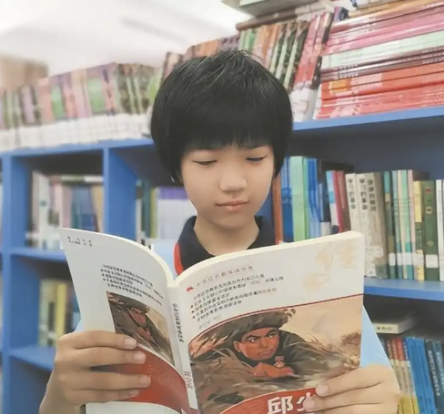 Lựa chọn khi trưởng th&agrave;nh của thần đồng 3 tuổi biết l&agrave;m to&aacute;n, 12 tuổi đỗ đại học khiến ai cũng sốc - Ảnh 3.