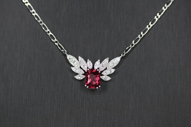 Đá quý Ruby tại IRuby Luxury - Biểu tượng của sự sang trọng và uy tín - Ảnh 4. Đá quý Ruby tại IRuby Luxury - Biểu tượng của sự sang trọng và uy tín - Ảnh 4.