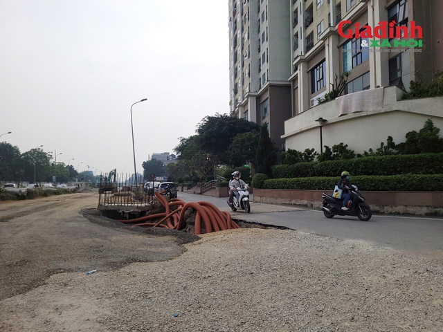 Dự án xây dựng 370 tỷ tại Hà Nội: Nơi xe ô tô gặp nạn do Thiếu an toàn - Ảnh 8. Dự án xây dựng 370 tỷ tại Hà Nội: Nơi xe ô tô gặp nạn do Thiếu an toàn - Ảnh 8.