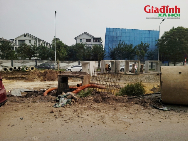 Dự án xây dựng 370 tỷ tại Hà Nội: Nơi xe ô tô gặp nạn do Thiếu an toàn - Ảnh 10. Dự án xây dựng 370 tỷ tại Hà Nội: Nơi xe ô tô gặp nạn do Thiếu an toàn - Ảnh 10.