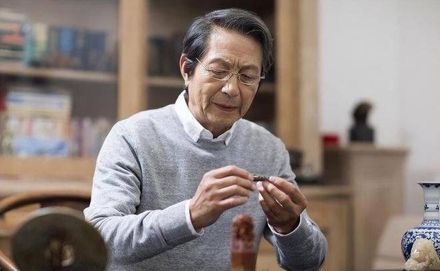 Sau 2 năm nghỉ hưu, tôi mới thấm thía: Mối quan hệ chỉ bền khi mình còn giá trị - Ảnh 1. Sau 2 năm nghỉ hưu, tôi mới thấm thía: Mối quan hệ chỉ bền khi mình còn giá trị - Ảnh 1.