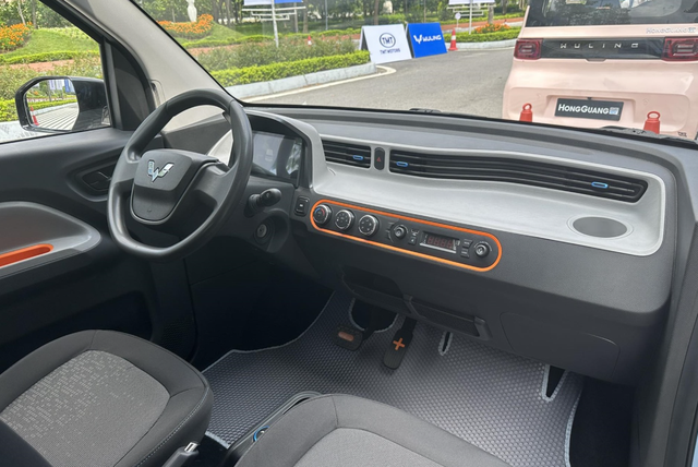 Xe ô tô điện giá rẻ tại Việt Nam: Wuling Mini EV dẫn đầu thị trường - Ảnh 3. Xe ô tô điện giá rẻ tại Việt Nam: Wuling Mini EV dẫn đầu thị trường - Ảnh 3.