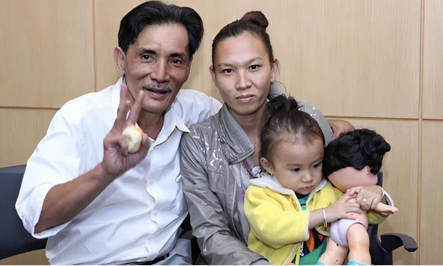 Con gái Thương Tín buồn bã chịu tang cha , kỷ niệm đau thương tại Phan Rang - Ảnh 4. Con gái Thương Tín buồn bã chịu tang cha , kỷ niệm đau thương tại Phan Rang - Ảnh 4.