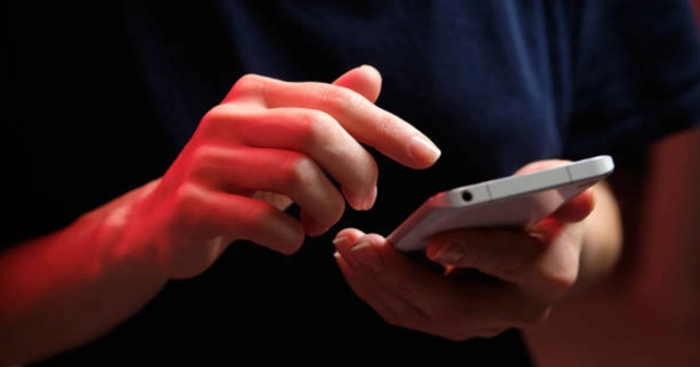 Ly hôn sau 14 năm chung sống vì tin nhắn ngoại tình được 'khóa mật khẩu' - Ảnh 2. Ly hôn sau 14 năm chung sống vì tin nhắn ngoại tình được 'khóa mật khẩu' - Ảnh 2.