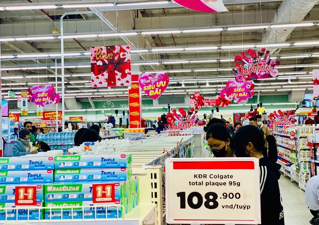 Những mặt hàng quà tặng nào đắt khách trong dịp lễ tình nhân Valentine 2025?- Ảnh 5.