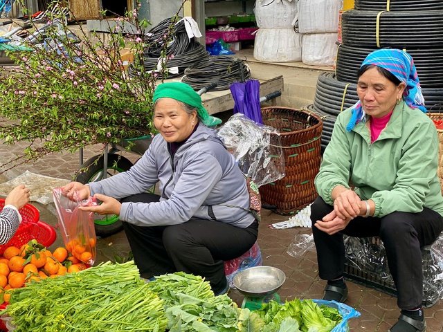 Chợ phiên lớn nhất vùng Tây Bắc tấp nập khách dịp đầu xuân- Ảnh 4.