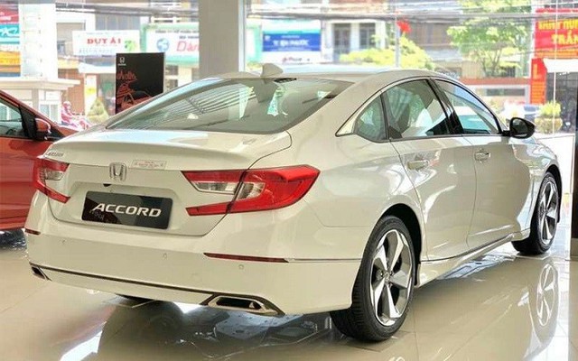 Giá lăn bánh Honda Accord mới nhất siêu rẻ, giảm tới 250 triệu đồng, Toyota Camry, Mazda 6 lo  không so kịp doanh số- Ảnh 4.