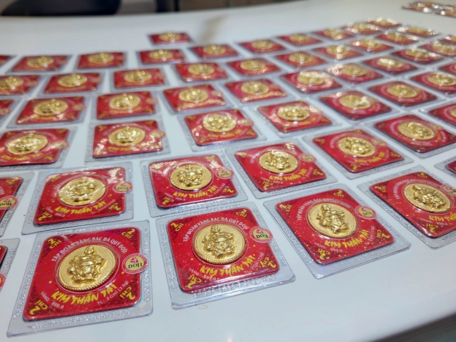 Chuyên gia nói gì về 'đánh' thuế thu nhập từ mua bán vàng? - Ảnh 1.