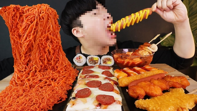 Chuyên gia dinh dưỡng nói gì về trào lưu mukbang sau khi một 'thánh mukbang' qua đời ở tuổi 24? - Ảnh 2.